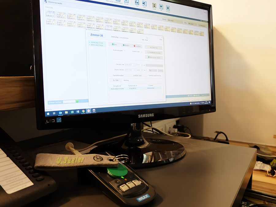 The transponders are set up using the ‘easy-Hotel’ programming software