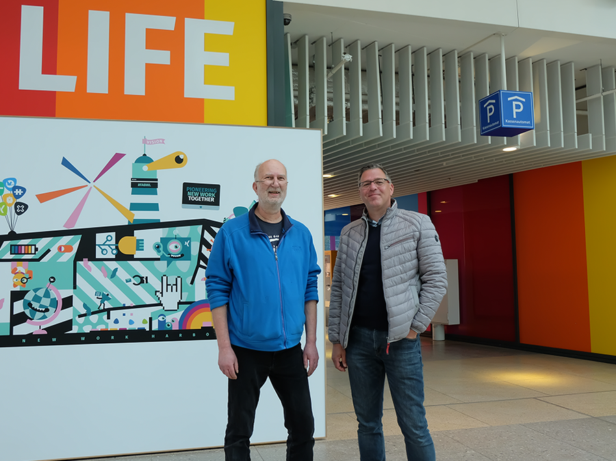 Carsten Heuer, WILKA specialist dealer, and Marcel Beu from WILKA's field sales team in conversation on site.