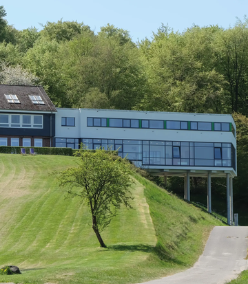 The Uwe Seeler Football Park relies on electronic locking technology solutions from WILKA. The Uwe Seeler Football Park relies on electronic locking technology solutions from WILKA.